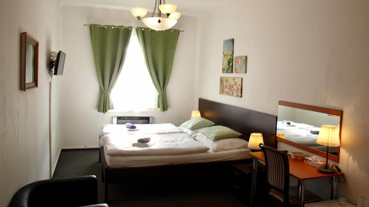 Pension Village Karlovy Vary Extérieur photo